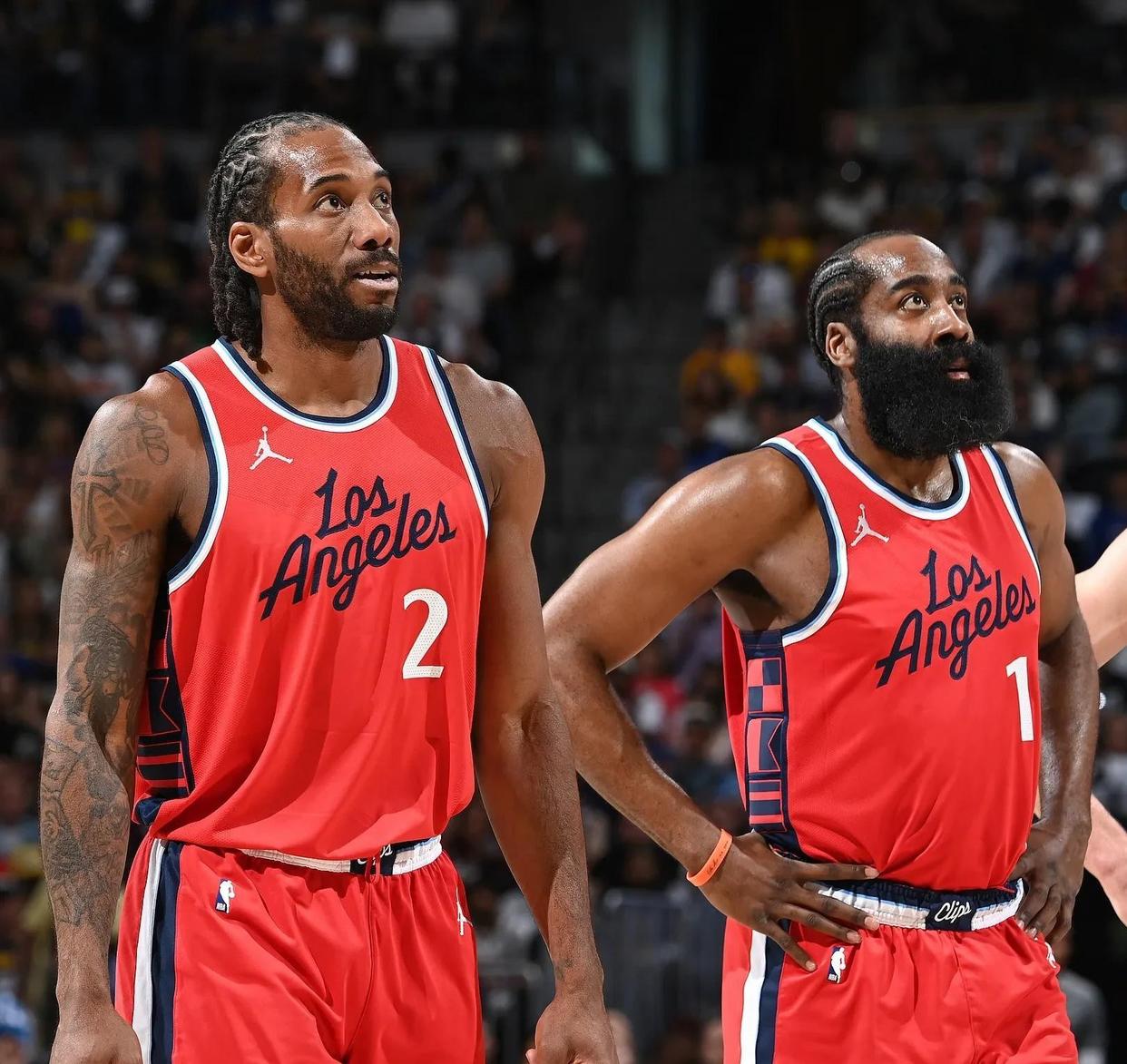 社区盾赛程吃紧，瓦伦西亚今晨复出首秀，球迷炸锅，赛季目标并未改变(乔伊斯杜布瓦完整视频)